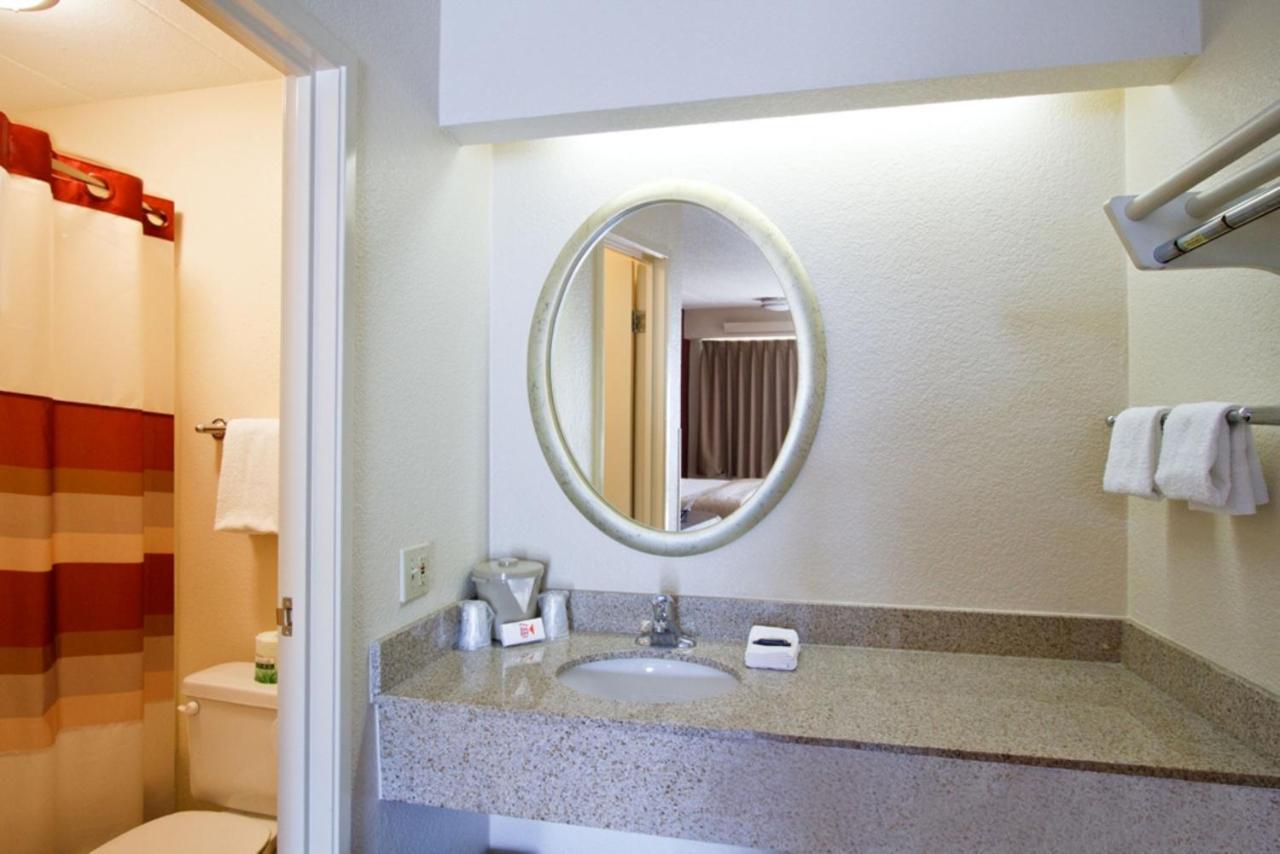 Red Roof Inn Huntington Barboursville Zewnętrze zdjęcie